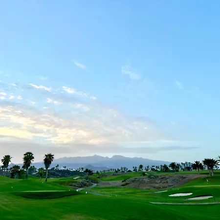 Spacious In Golf Del Sur 아파트 *
