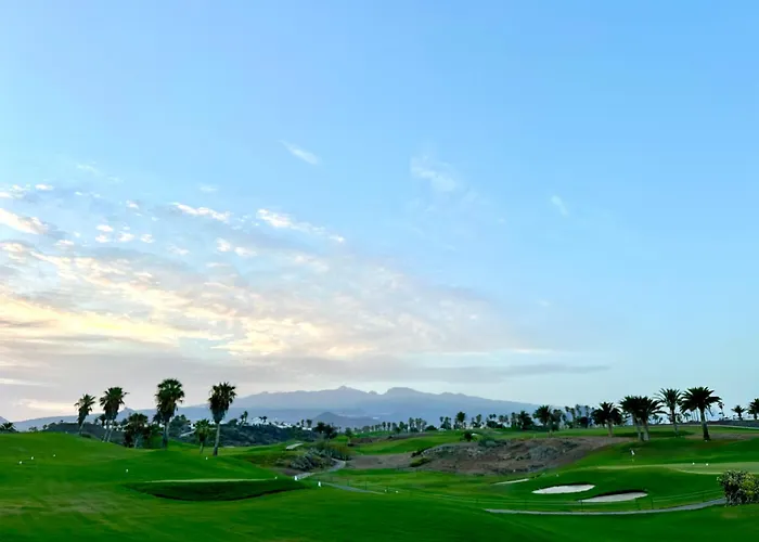 Spacious In Golf Del Sur 아파트 *