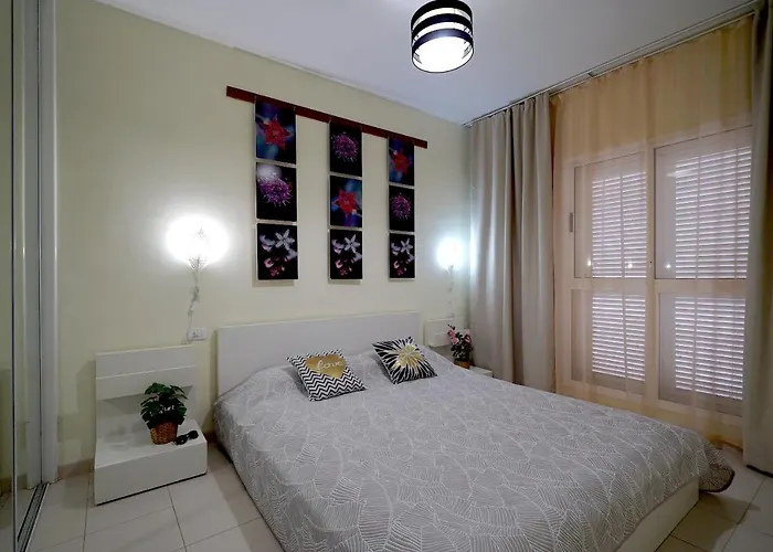 Spacious In Golf Del Sur דירה *